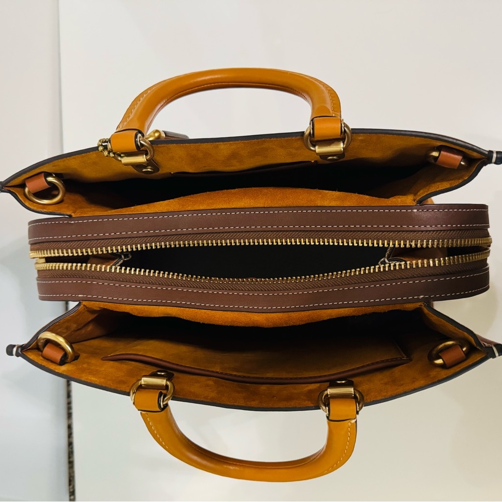 Coach Brown and Tan Signature Shoulder Bag - Picture 4 of 7
